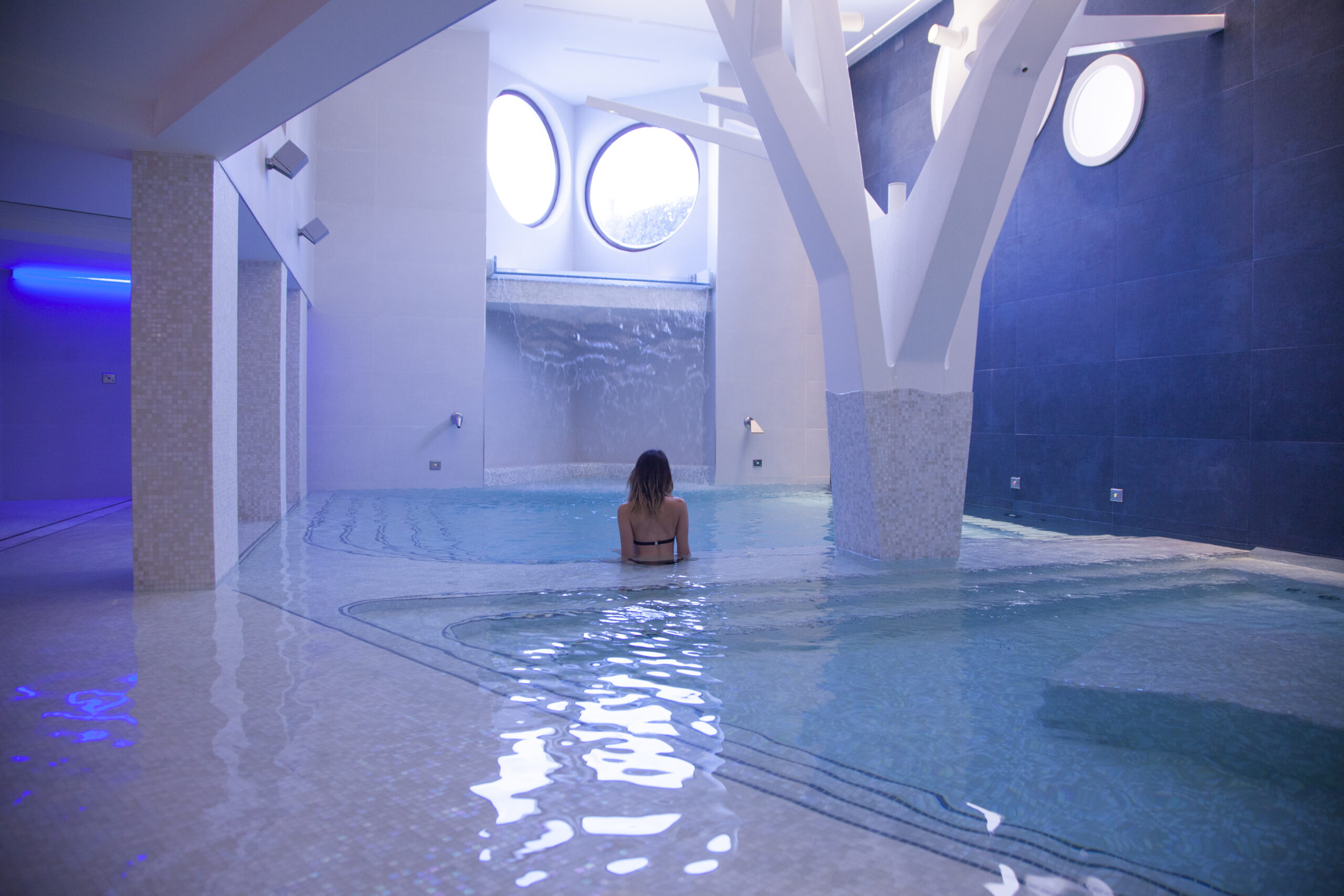 Piscina interna Spa Araba Fenice